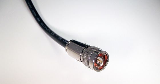 N-Stecker mit FTS-H400 Kabel