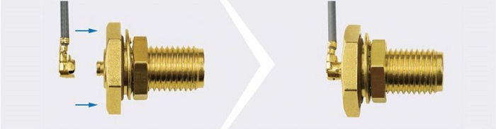 Einfache Montage des UMTC-Steckverbinders am Einbauadapter